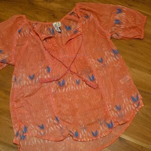 Mudd Coral Peasant Tie-Front Tunic with Blue Accent Print
